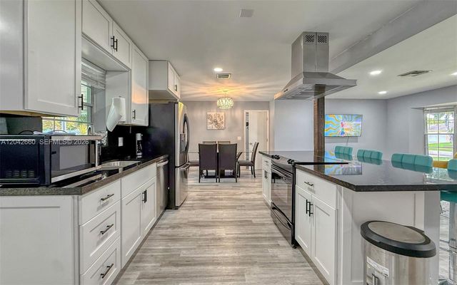 2359 Gabriel Lane, West Palm Beach, FL 33406