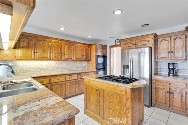 18475 Trout, Victorville, CA 92395