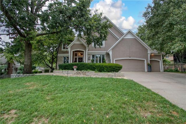 8512 W 139th Street, Overland Park, KS 66223