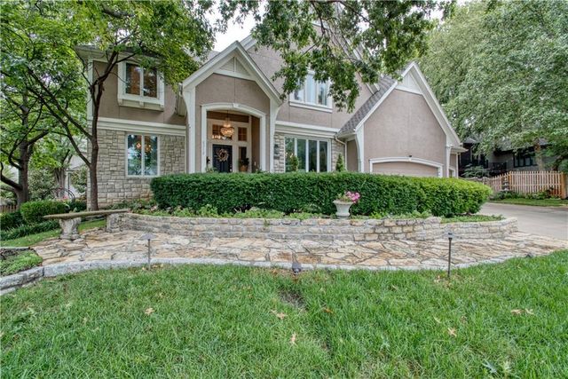 8512 W 139th Street, Overland Park, KS 66223