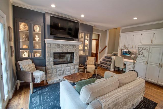 8512 W 139th Street, Overland Park, KS 66223