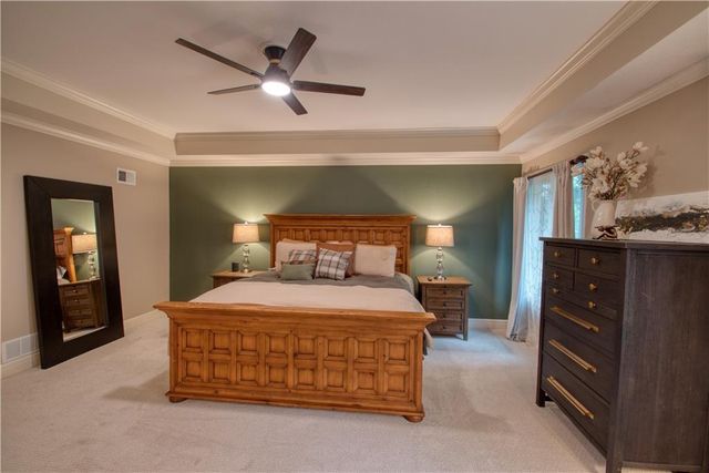 8512 W 139th Street, Overland Park, KS 66223
