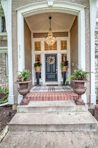8512 W 139th Street, Overland Park, KS 66223
