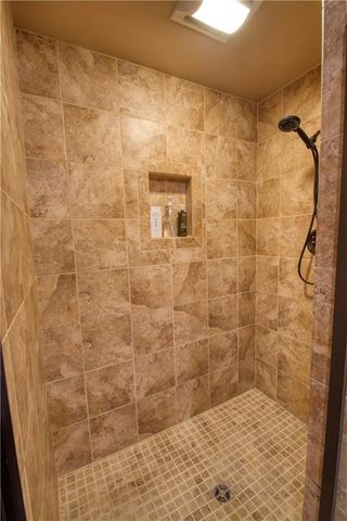 8512 W 139th Street, Overland Park, KS 66223