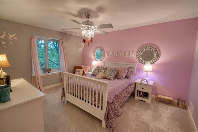 8512 W 139th Street, Overland Park, KS 66223