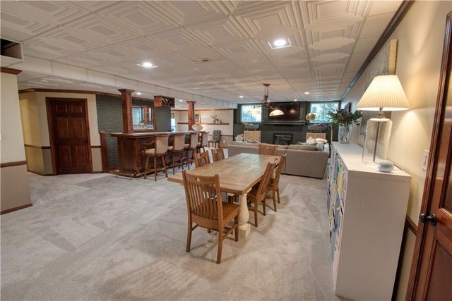 8512 W 139th Street, Overland Park, KS 66223