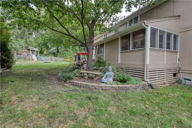 8512 W 139th Street, Overland Park, KS 66223
