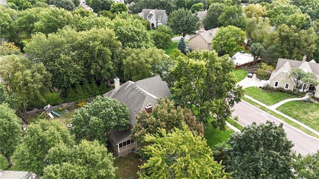 8512 W 139th Street, Overland Park, KS 66223