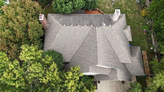8512 W 139th Street, Overland Park, KS 66223