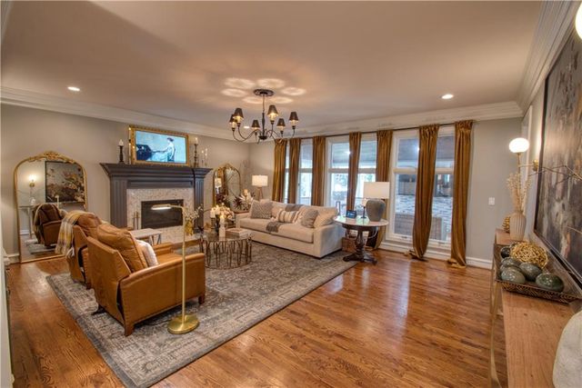 8512 W 139th Street, Overland Park, KS 66223