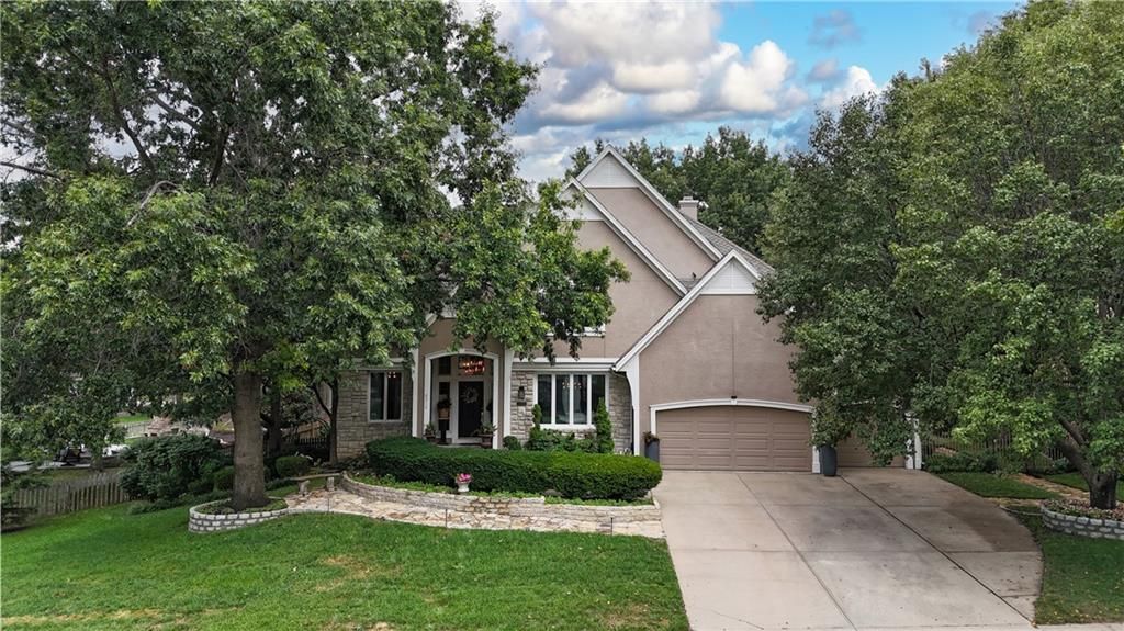 8512 W 139th Street, Overland Park, KS 66223