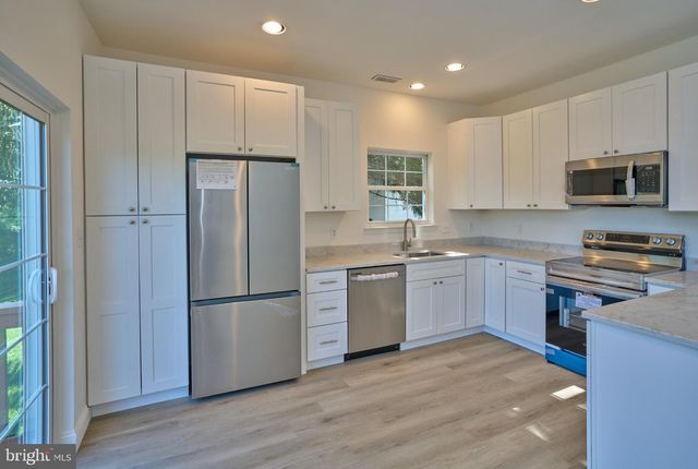28 HERITAGE HILLS DR, Washington Crossing, PA 18977