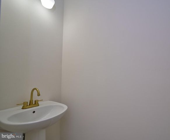 28 HERITAGE HILLS DR, Washington Crossing, PA 18977