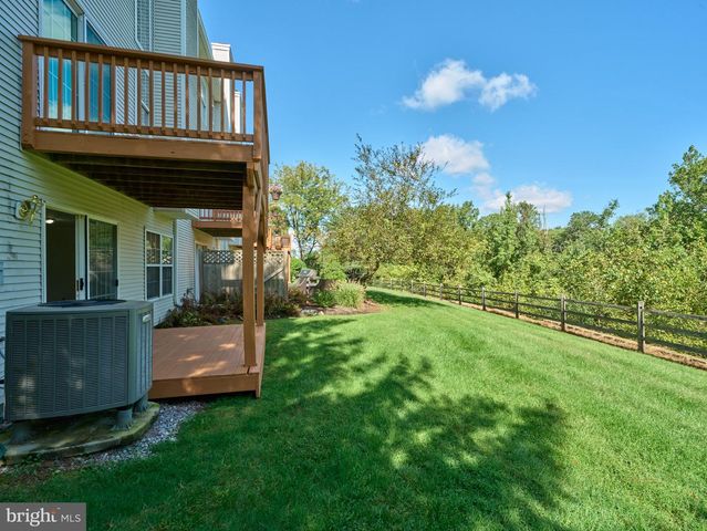 28 HERITAGE HILLS DR, Washington Crossing, PA 18977