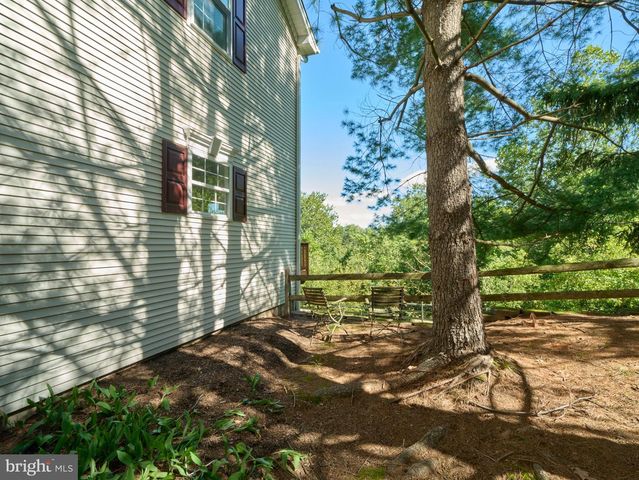 28 HERITAGE HILLS DR, Washington Crossing, PA 18977
