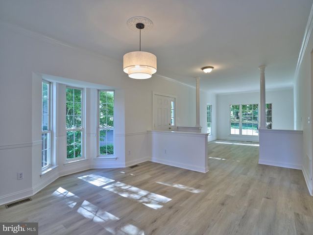 28 HERITAGE HILLS DR, Washington Crossing, PA 18977