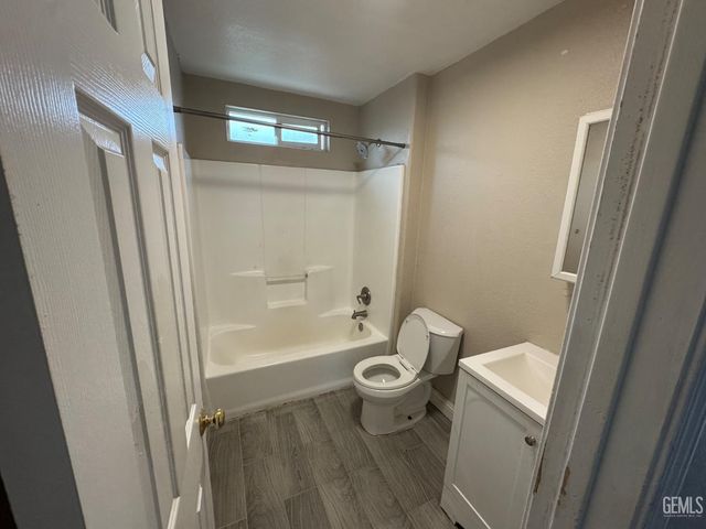 507 L Street, Bakersfield, CA 93304