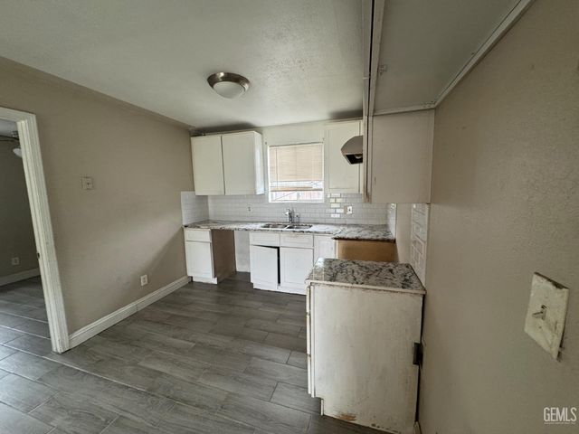 507 L Street, Bakersfield, CA 93304