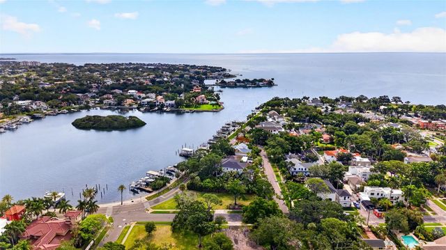 1956 COFFEE POT BOULEVARD NE, St Petersburg, FL 33704