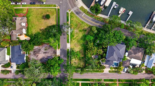 1956 COFFEE POT BOULEVARD NE, St Petersburg, FL 33704