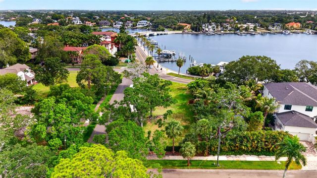 1956 COFFEE POT BOULEVARD NE, St Petersburg, FL 33704