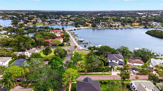 1956 COFFEE POT BOULEVARD NE, St Petersburg, FL 33704