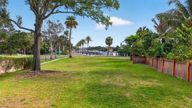 1956 COFFEE POT BOULEVARD NE, St Petersburg, FL 33704