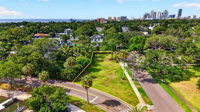 1956 COFFEE POT BOULEVARD NE, St Petersburg, FL 33704