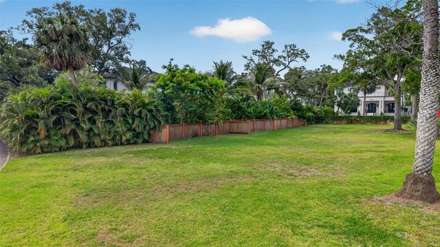 1956 COFFEE POT BOULEVARD NE, St Petersburg, FL 33704