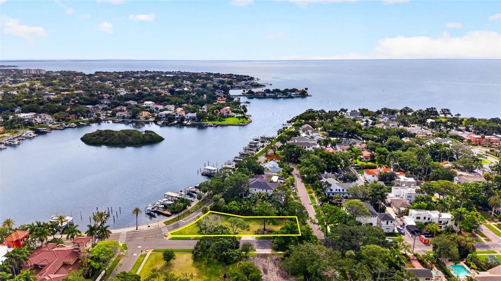 1956 COFFEE POT BOULEVARD NE, St Petersburg, FL 33704