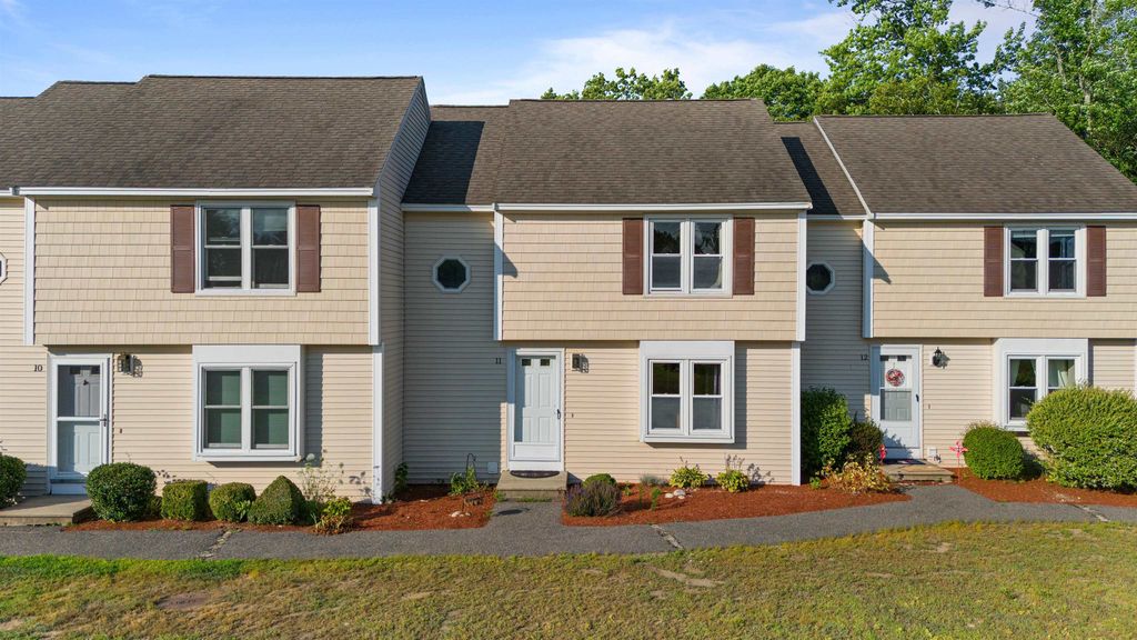 11 Scott Lane, Sandown, NH 03873