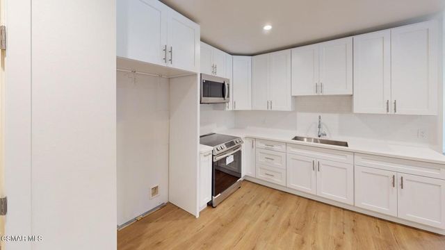 971 Calle Nogal A, Thousand Oaks, CA 91360