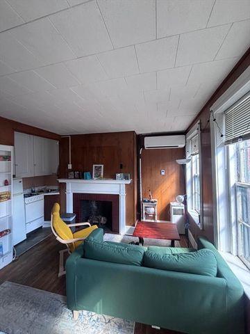 85 Phillips St. 7, Boston, MA 02114