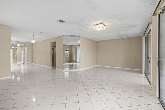 6797 Via Regina 4, Boca Raton, FL 33433