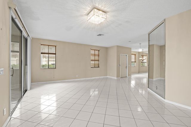 6797 Via Regina 4, Boca Raton, FL 33433