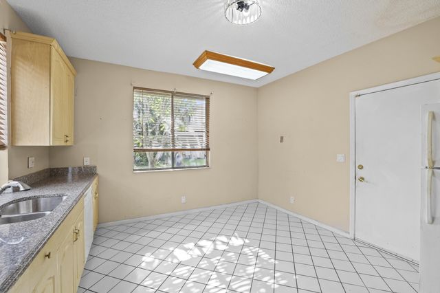 6797 Via Regina 4, Boca Raton, FL 33433