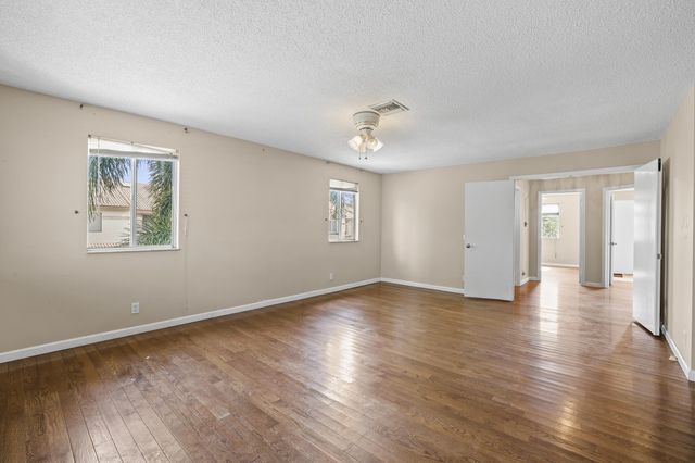 6797 Via Regina 4, Boca Raton, FL 33433