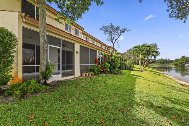 6797 Via Regina 4, Boca Raton, FL 33433