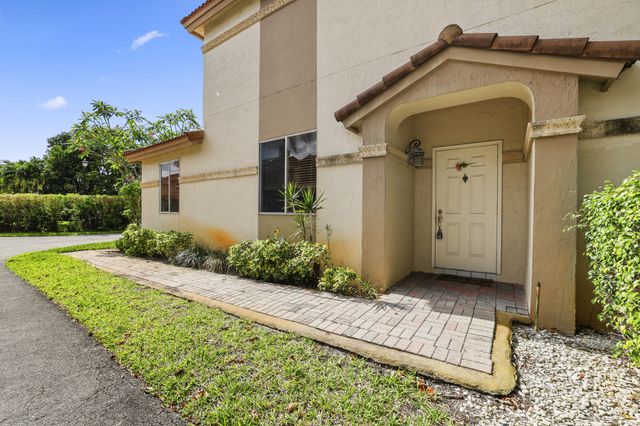 6797 Via Regina 4, Boca Raton, FL 33433