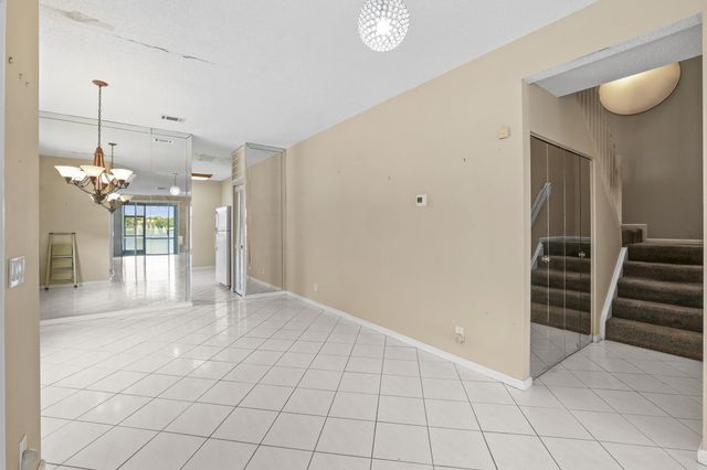 6797 Via Regina 4, Boca Raton, FL 33433