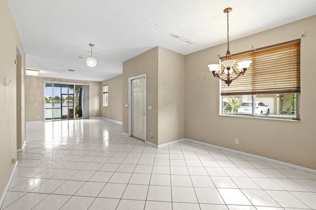 6797 Via Regina 4, Boca Raton, FL 33433