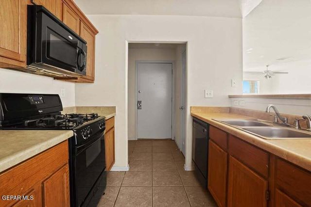 5740 Saluki Drive B, El Paso, TX 79924