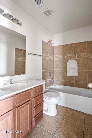 5740 Saluki Drive B, El Paso, TX 79924