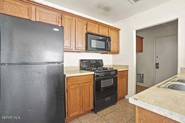 5740 Saluki Drive B, El Paso, TX 79924