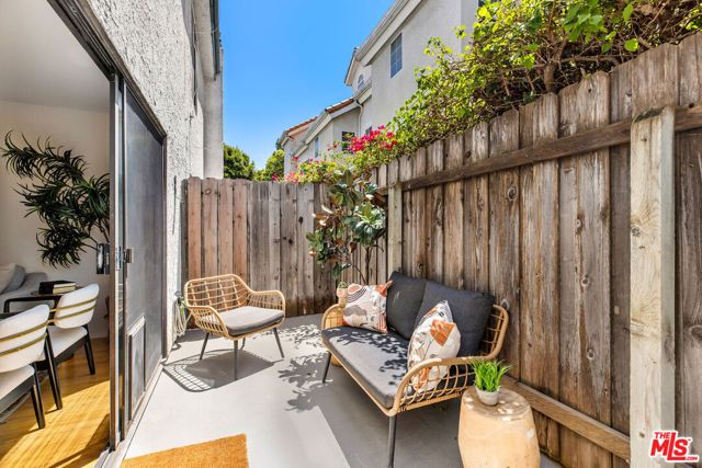 2337 Oak Street 4, Santa Monica, CA 90405