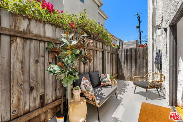 2337 Oak Street 4, Santa Monica, CA 90405