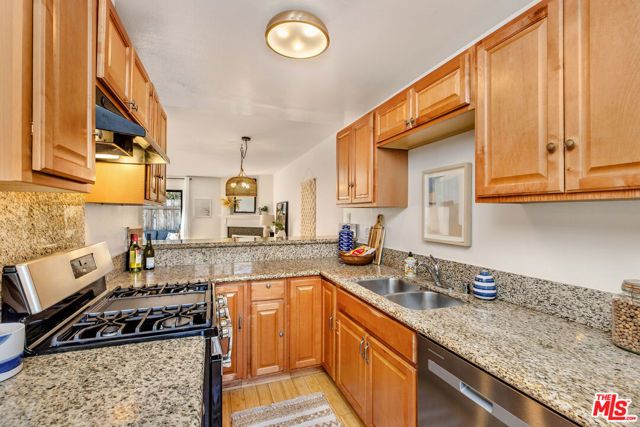 2337 Oak Street 4, Santa Monica, CA 90405