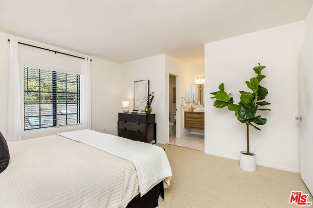 2337 Oak Street 4, Santa Monica, CA 90405