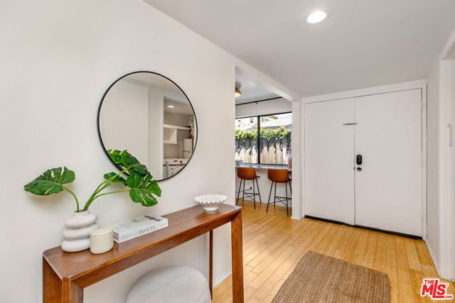 2337 Oak Street 4, Santa Monica, CA 90405