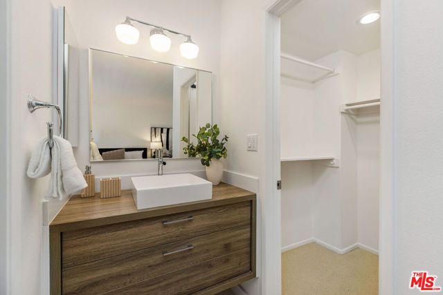 2337 Oak Street 4, Santa Monica, CA 90405